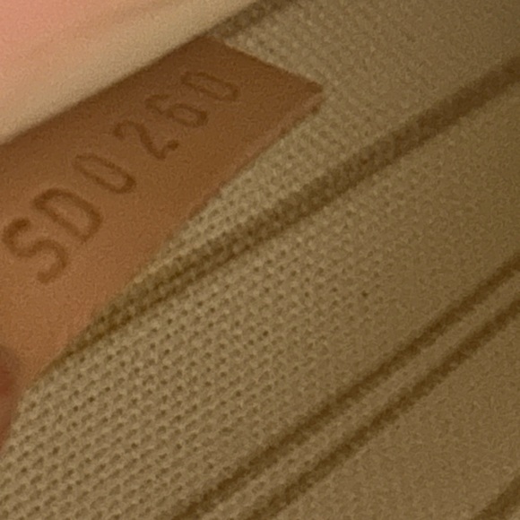 Louis Vuitton Neverfull MM Damier Azur Pouch - Picture 5 of 10